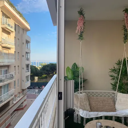 2 * Cannes